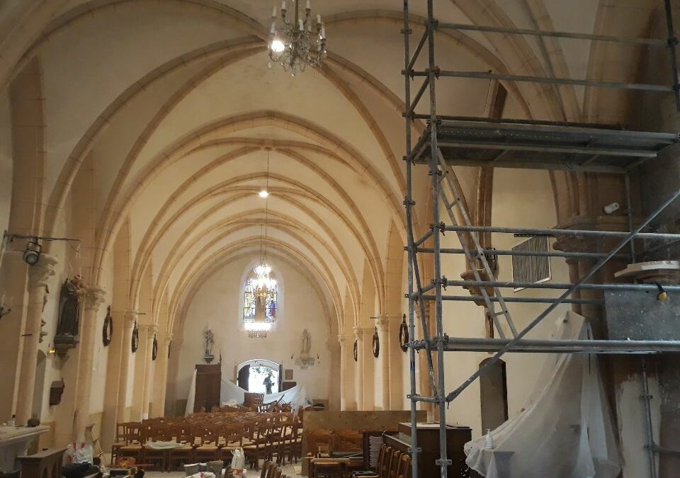 Fin des travaux d’enduits à la chaux dans l’église